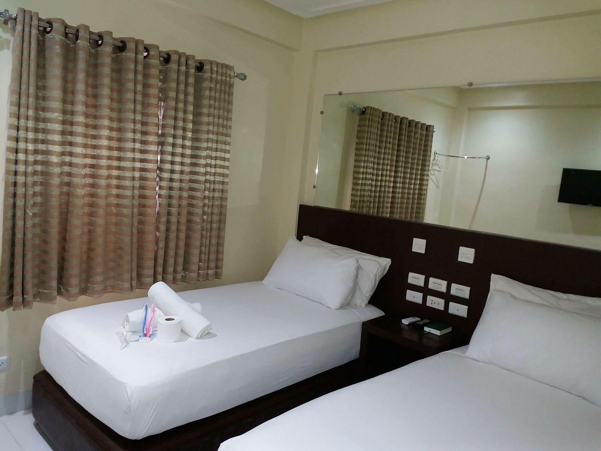 Boracay Midtown 2*